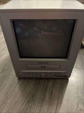 AC/DC Gray Orion Portable  TV with Built-In DVD from 2004